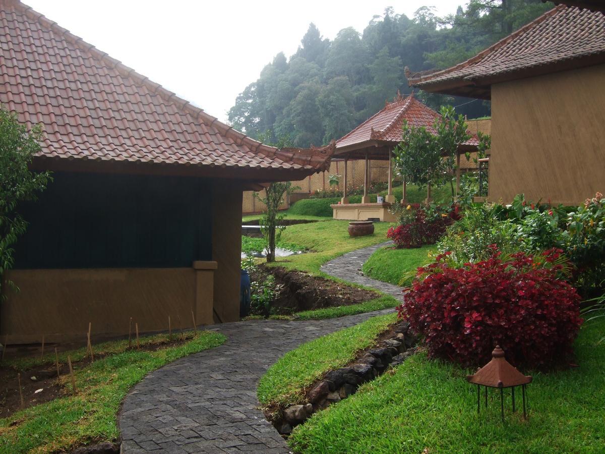 Strawberry Hill Hotel & Restaurant Bedugul  Exterior photo
